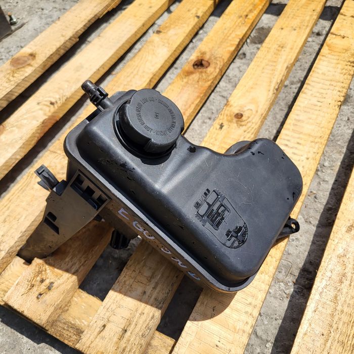 Bmw e60 e61  zbiornik zbiorniczek wyrównawczy płynu chłodzącego