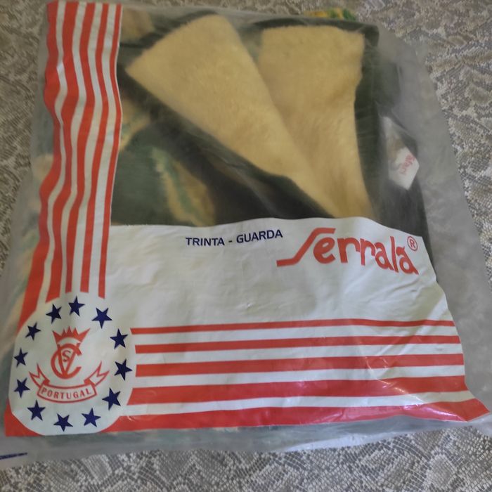 Cobertor  NOVO cama de casal.Boa medida.