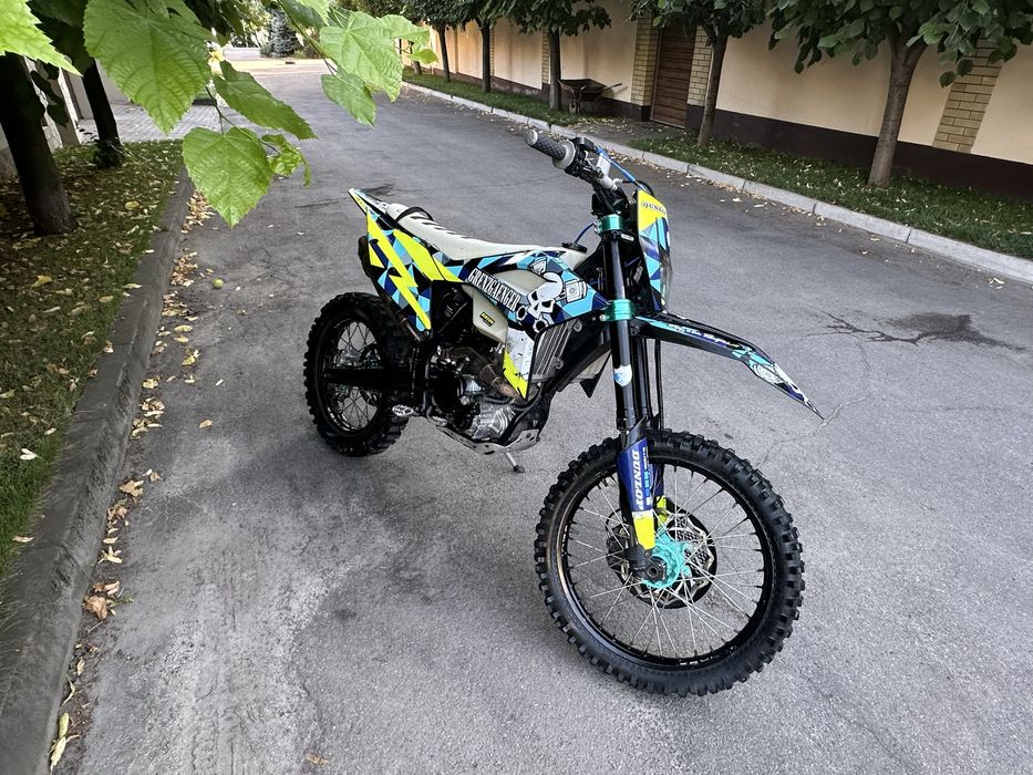 Продам Ендуро KOVI MAX300 в хорошем состоянии едет хорошо сел и поехал торг-обмен