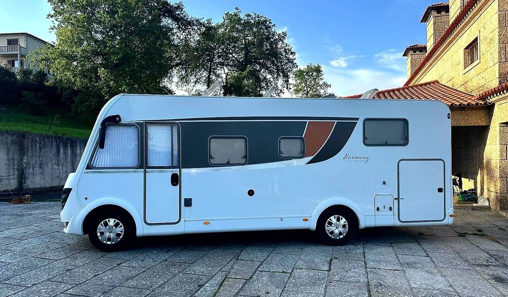 Autocaravana Burstner cama central