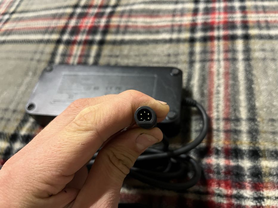 Зарядний пристрій Darfon