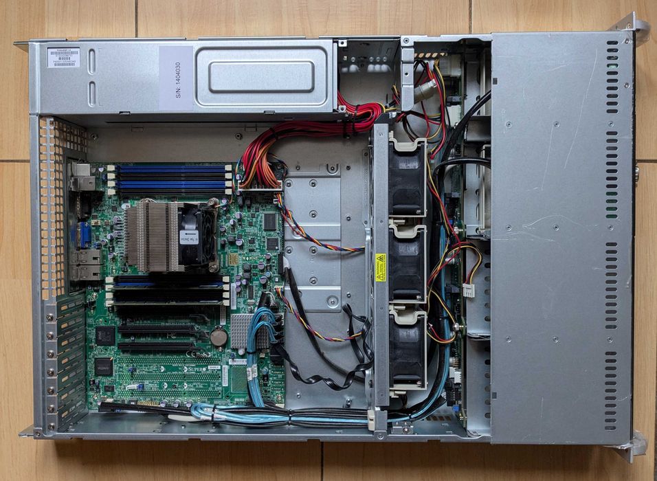 Стоечный сервер Supermicro CSE-825  (2U)