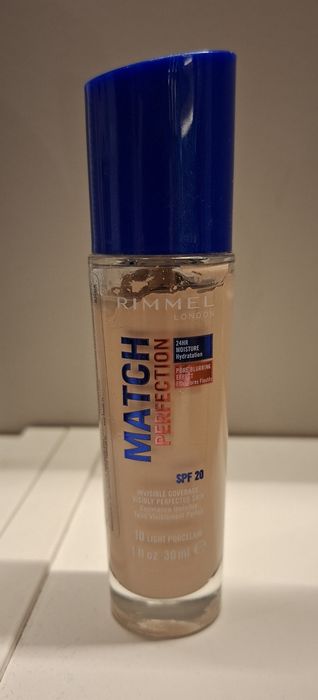 Podkład do twarzy Rimmel