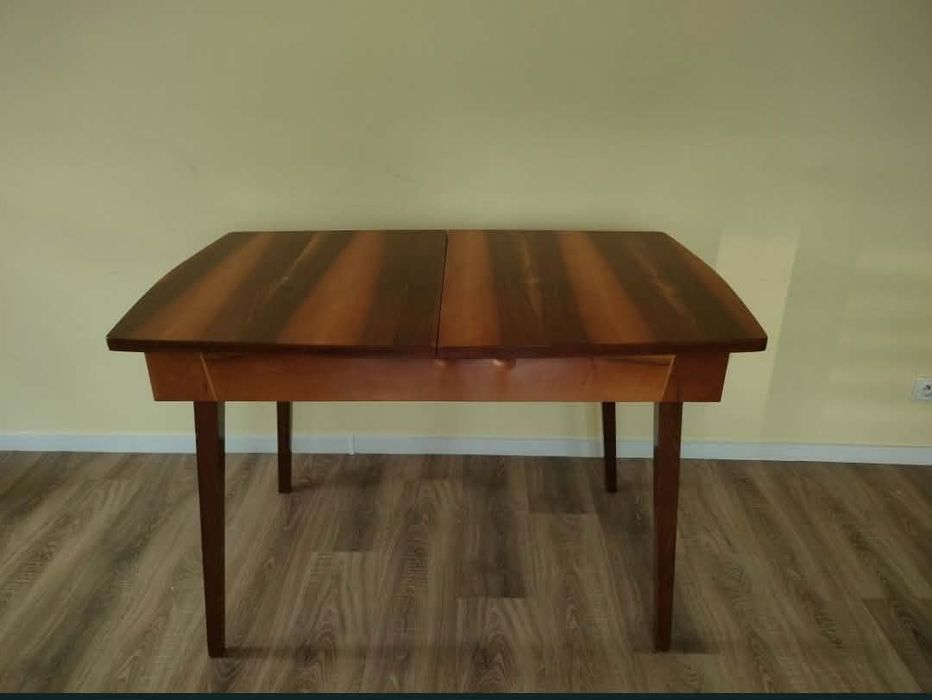 Stół lata 60 PRL na wysoki połysk Bilea 200 zł