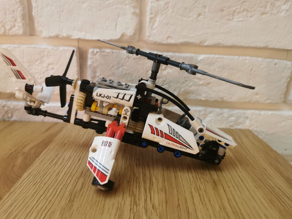 Lego Technic 42057 Ultralekki helikopter