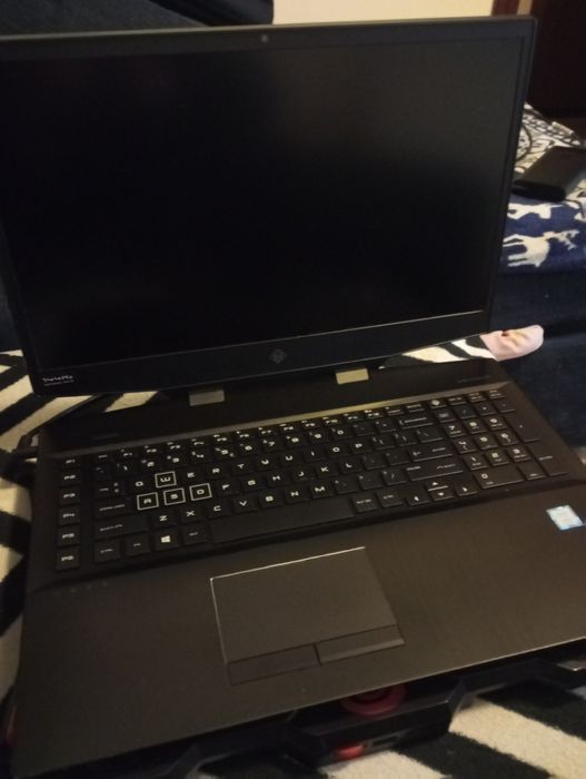 HP OMEN 17,3"144Hz i7 - 9750 16GB 512 RTX 2060