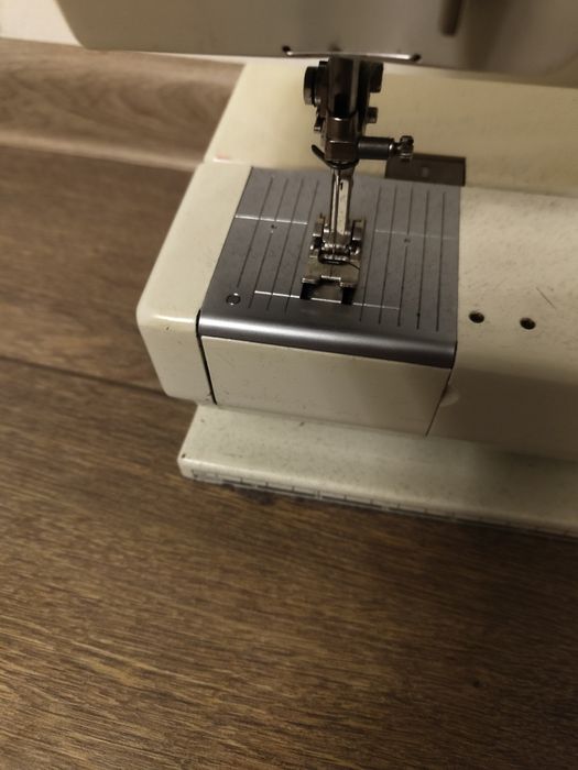 Продам Bernina 1010