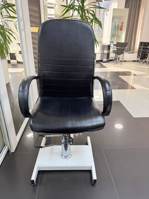 Кресло педикюрное продам