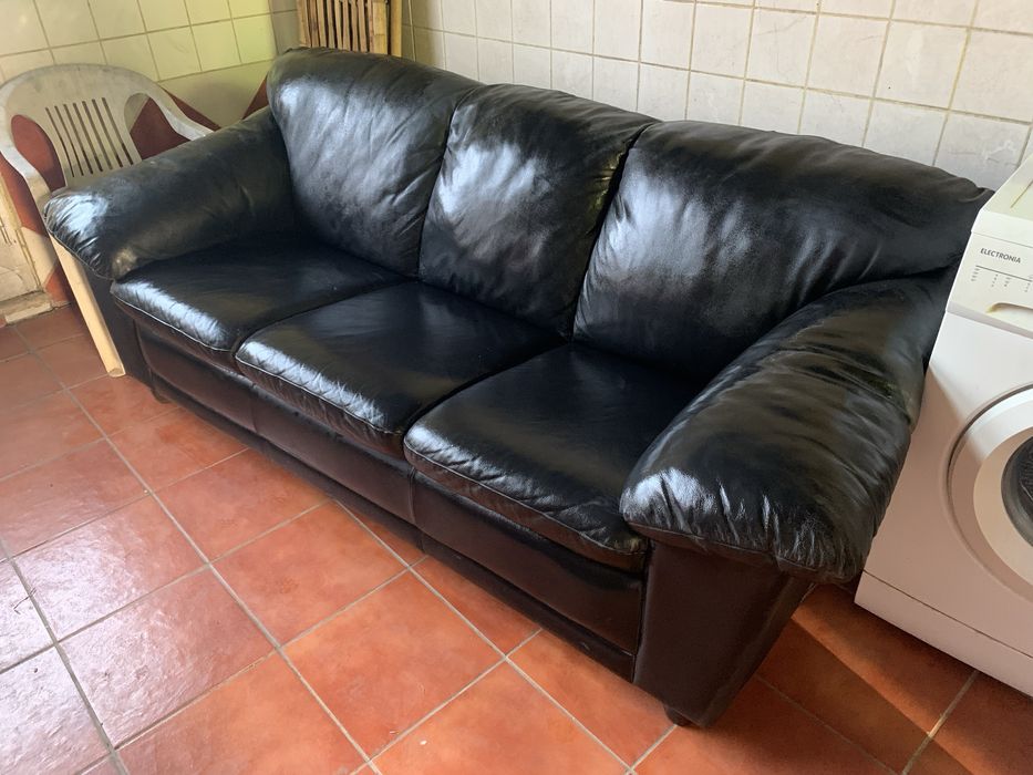 Sofá em pele sintética