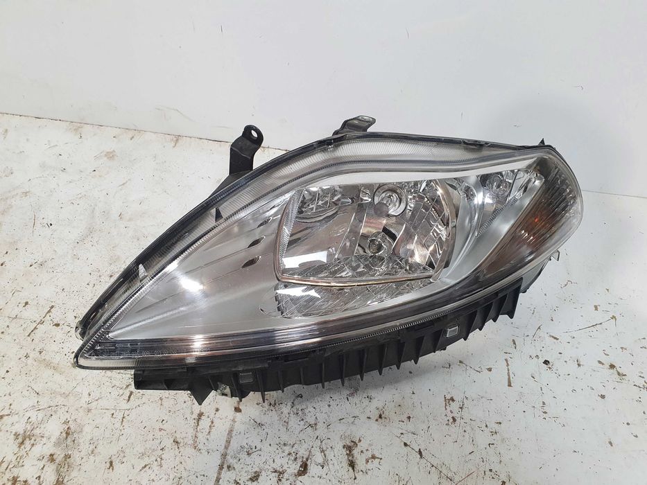 Lancia Ypsilon lampa lewa przednia.