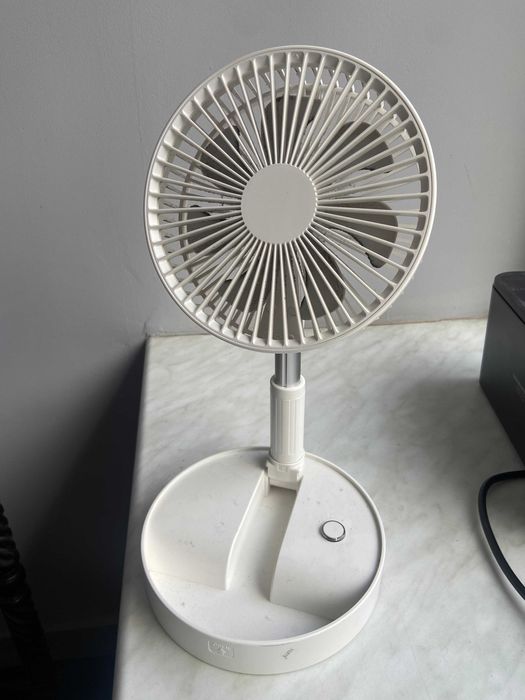 Wiatrak rozkładany na biurko