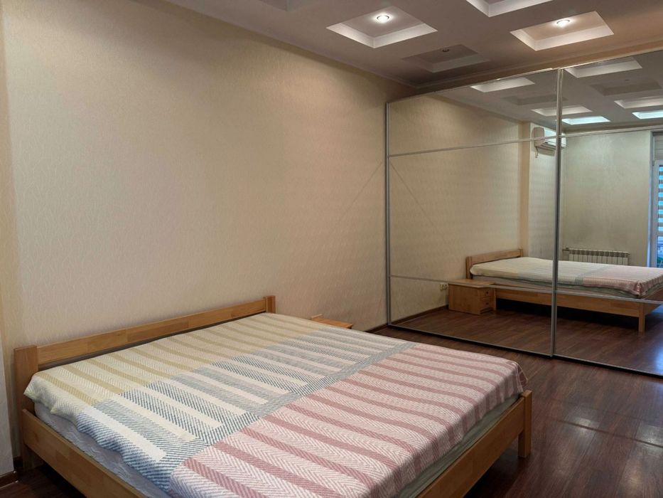 Продам 2х ком. полнометражную кв-ру в центре, ул. Сталеваров 4/4