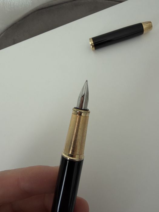 Ручка Parker пірʼя