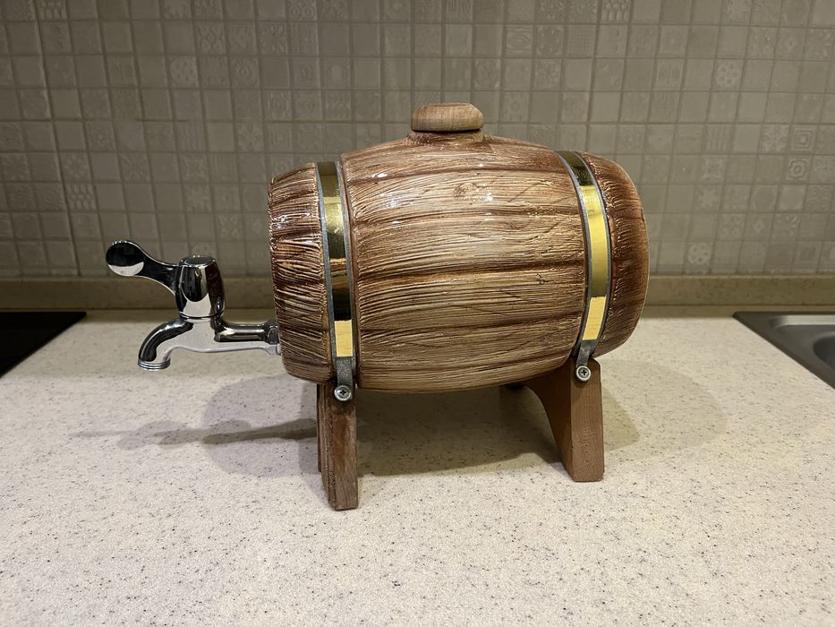 Бочонок для вина напитков