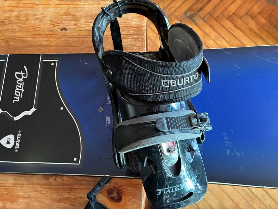 Deska Snowboardowa Burton Clash 158 z wiązaniami