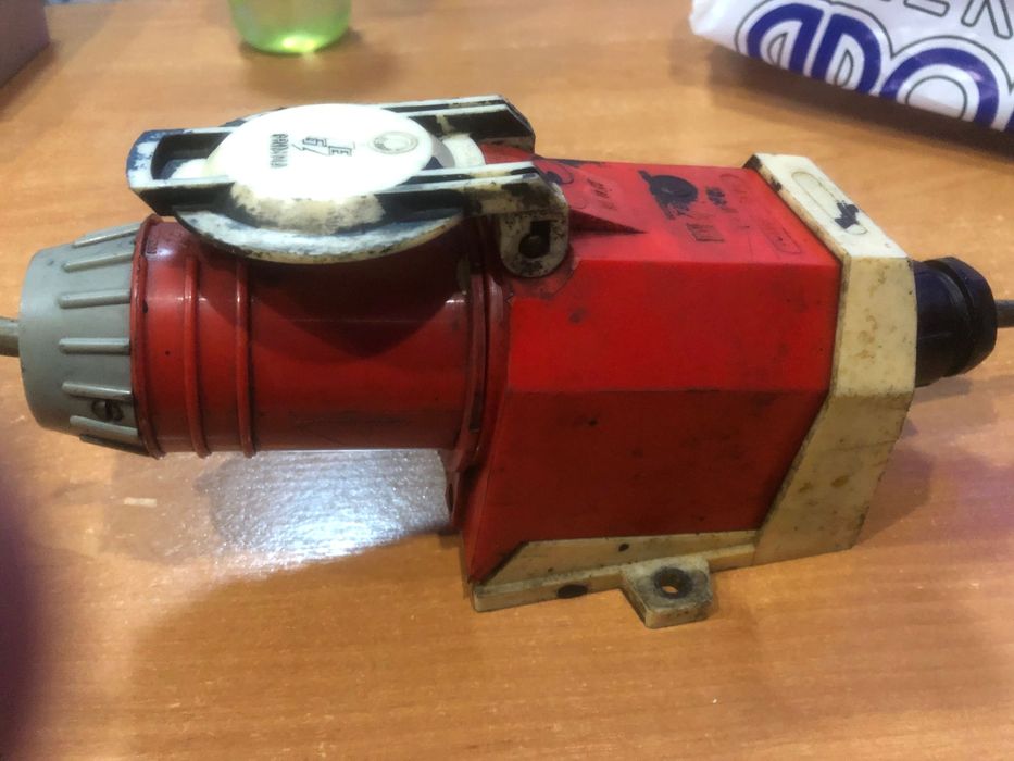 Продам 3 фазну розетку +вилка