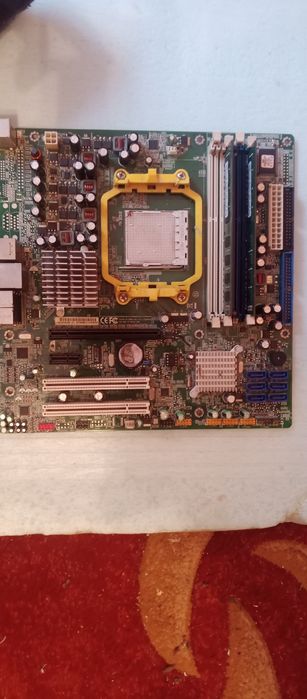 Материнська плата