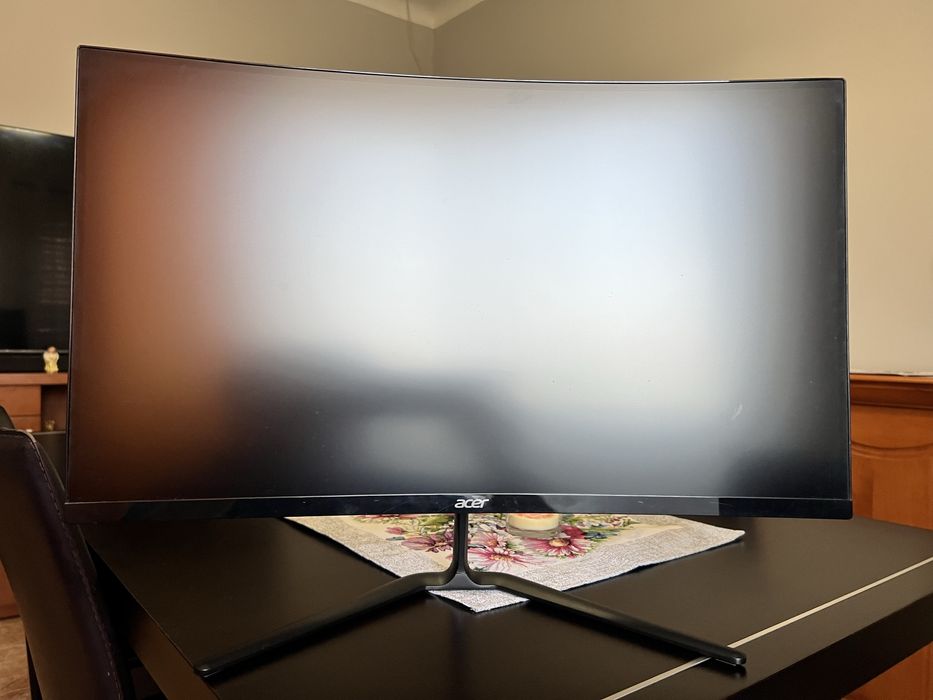 Monitor curvo Acer Nitro 1440p 27”