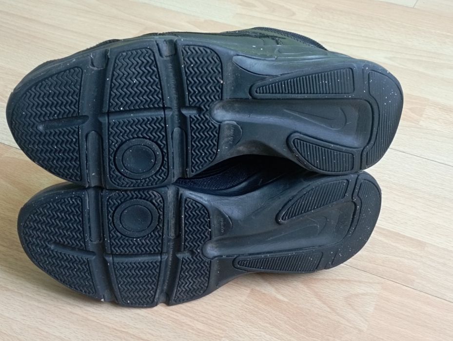 Оригінальні кросівки Nike Defy All Day 43 р.