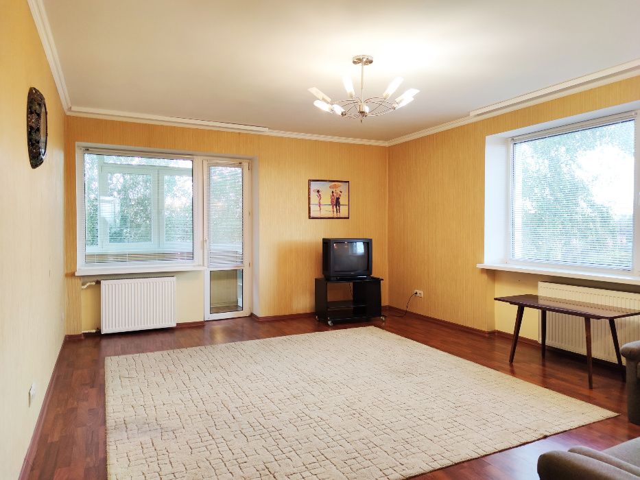 Прекрасна квартира в затишному районі біля центра