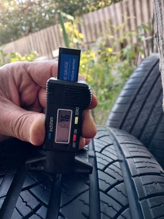Продам шини 235 55 R19 б/у