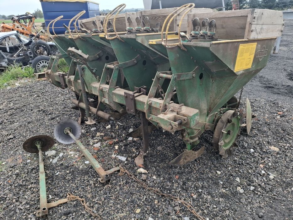 Sadzarka do ziemniaków 4 rzędowa