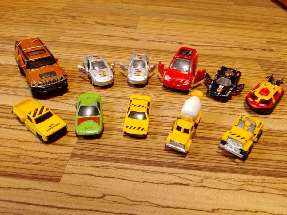 Машинки металеві