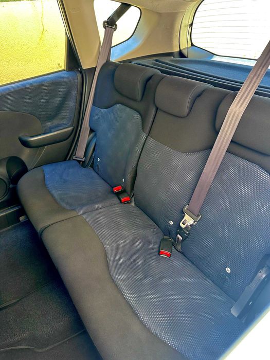 Honda jazz 2011 - 133000 kms