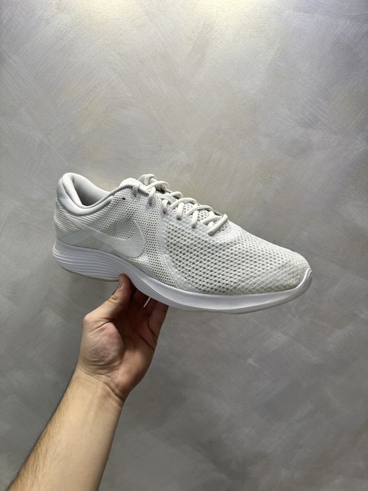 Nike Revolution 4 Кросівки оригінал кроссовки оригинал