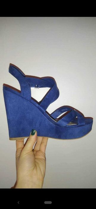 Sandálias de cunha da Pull and Bear