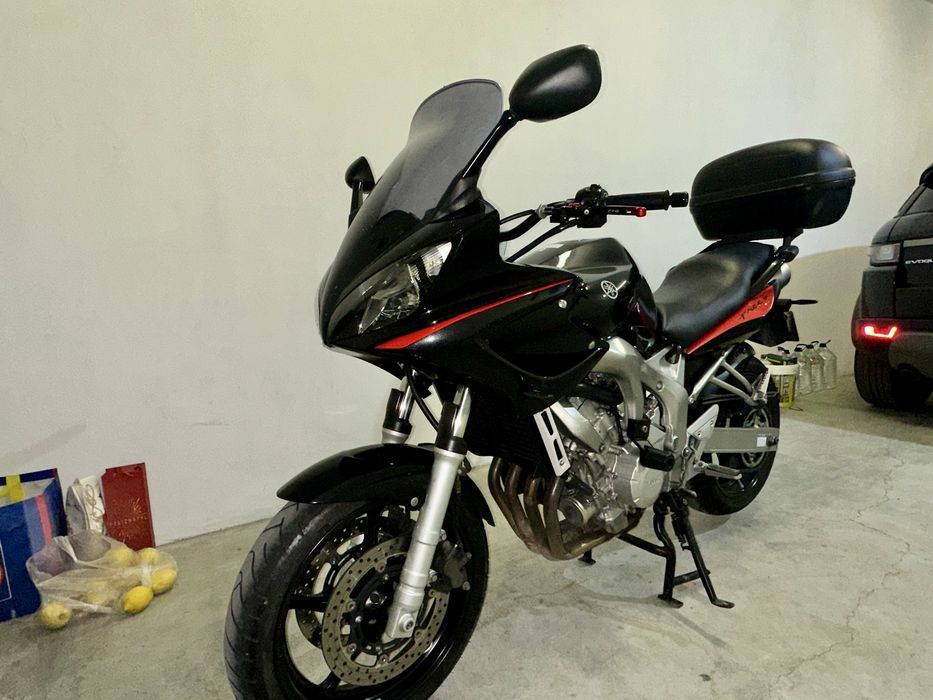 Yamaha FZ6S imaculada