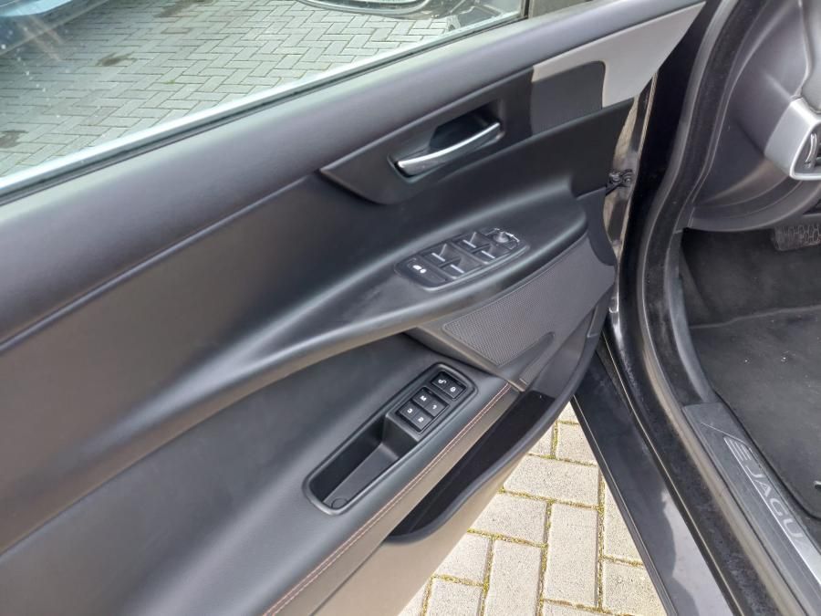 Jaguar XE 2.0 D Prestige Aut.