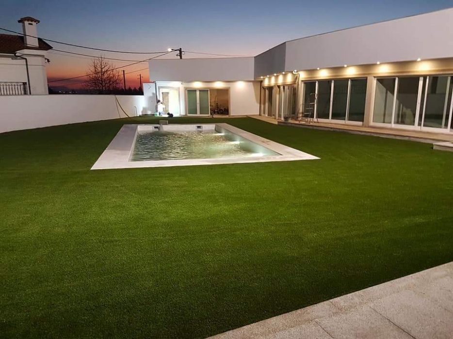 Relva sintética, jardins e desporto