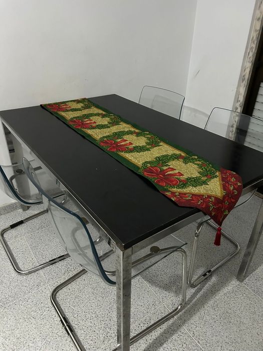 Mesa de jantar e cadeiras IKea