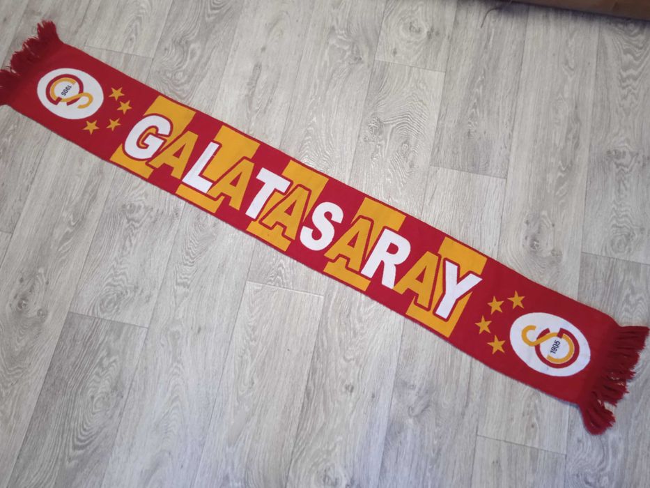 Шарф фанатов футбольного клуба Галатасарай (Турция) Galatasaray