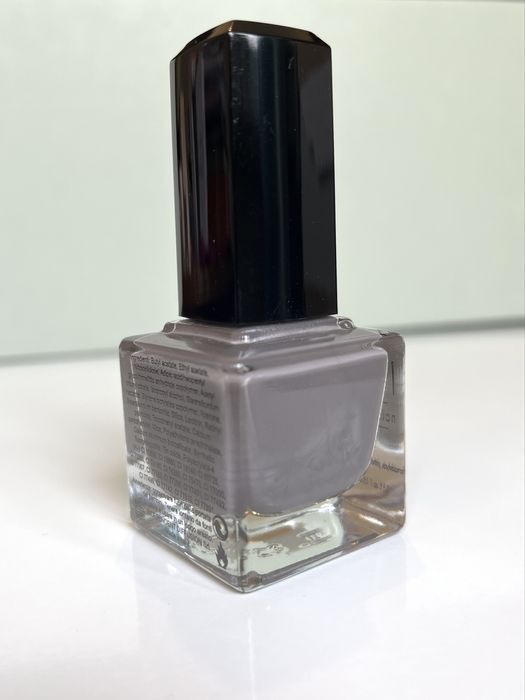 Verniz de unhas cinza escuro