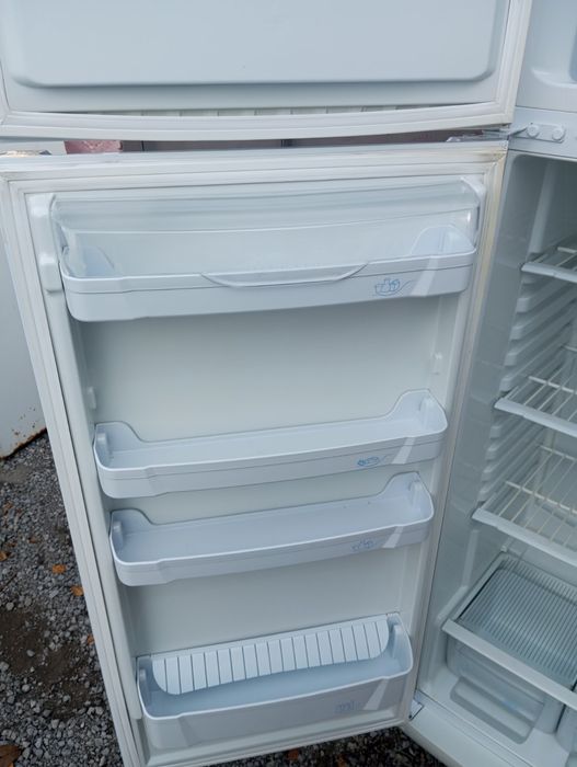 Холодильник Индезит 167 см.Недорого.