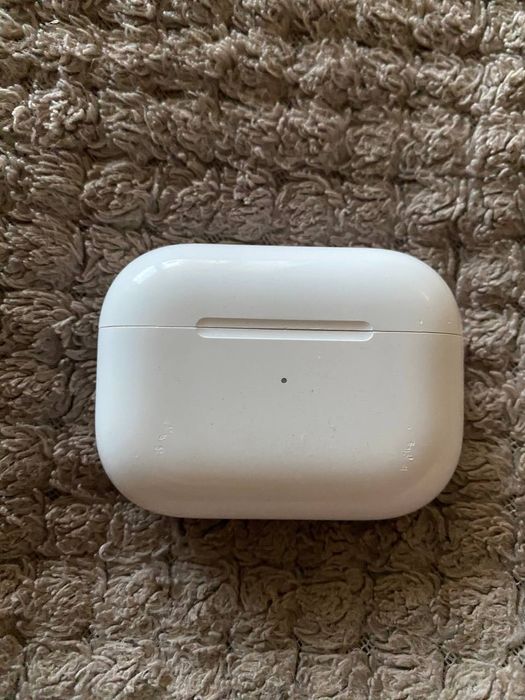 Кейс AirPods Pro 2 Lightning a2700