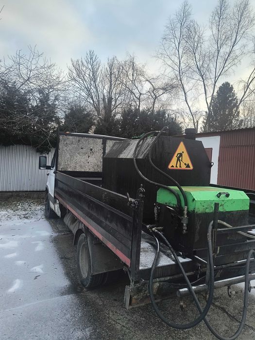 Skrapiarka drogowa + Iveco – komplet, gotowe do pracy