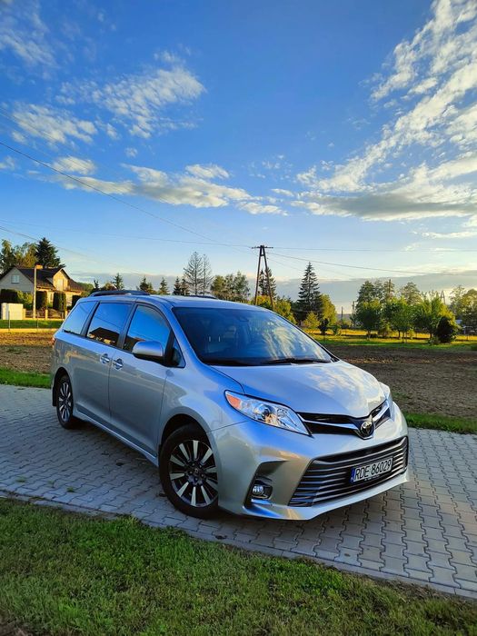 Toyota Sienna Toyota Sienna z instalacją LPG