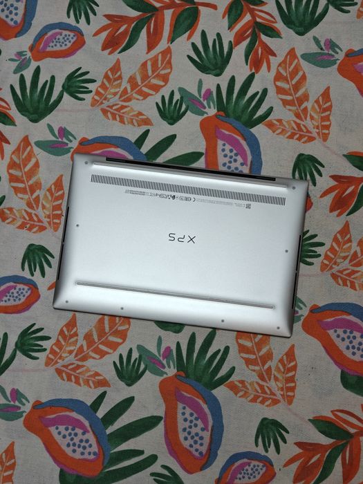 Aluminiowy Dell XPS 13 9000 i7-10generacji, 512GB Dysk SSD, bateria excellent 4 godziny pracy, ładowarka