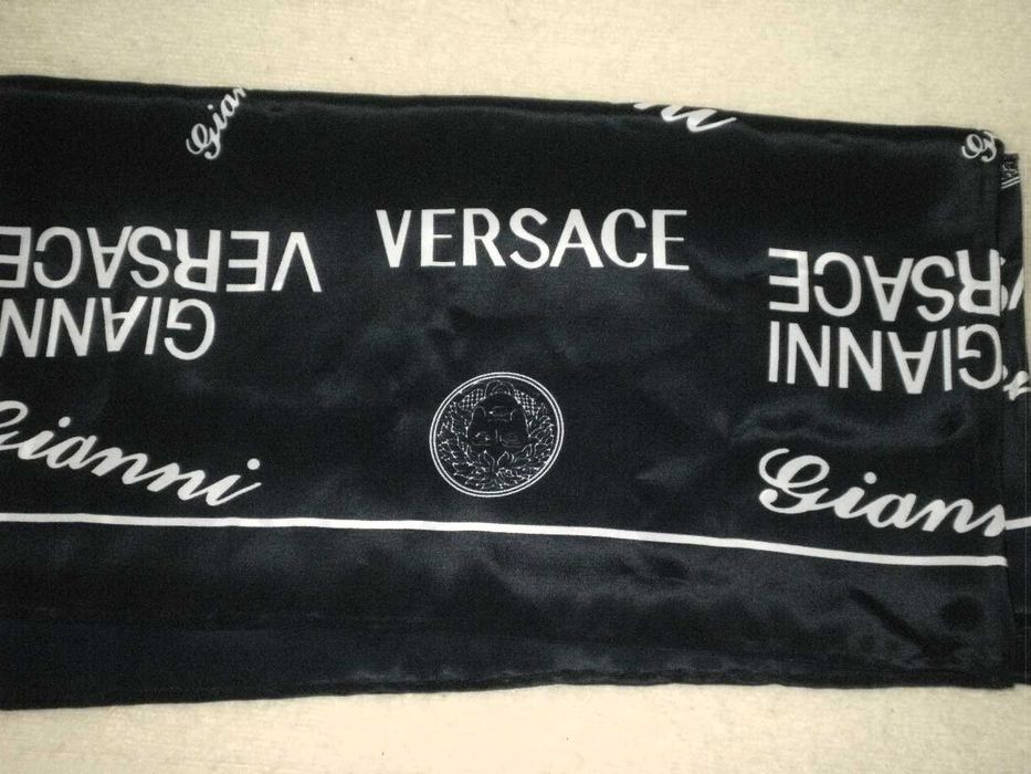 Apaszka -chusta z jedwabiu Versace