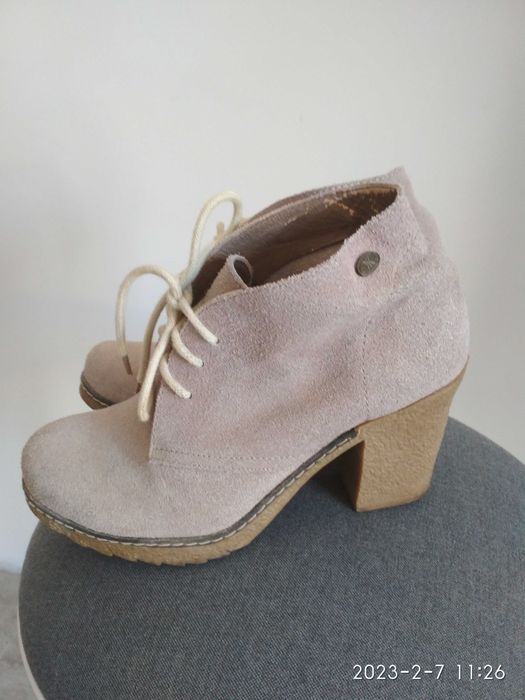 Botas de camurça natural