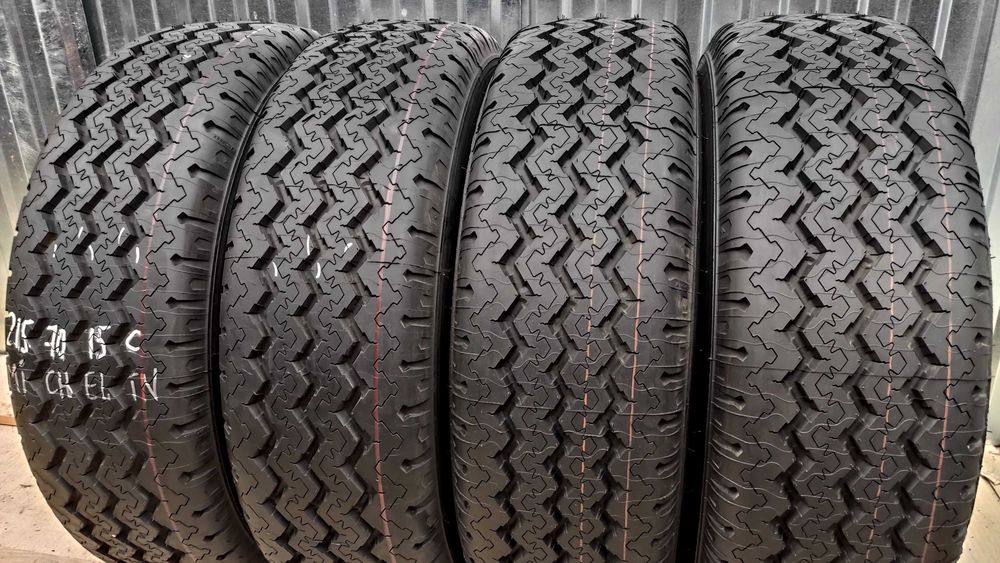 шини 215/70R15C. Pirelli. 10мм. 2023р Bridgestone с