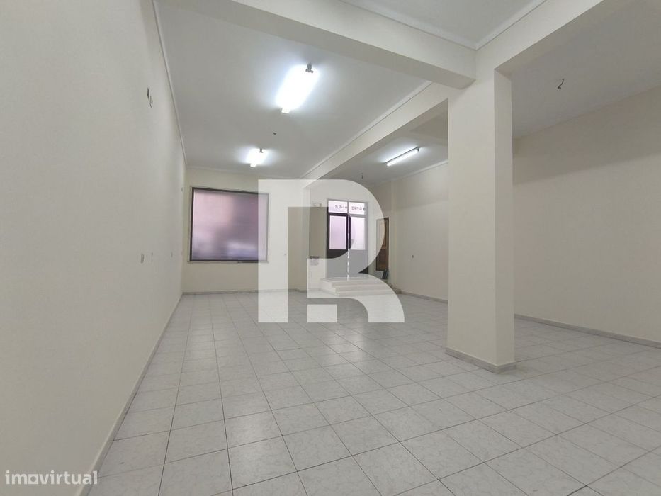 Loja comercial em S. Marcos