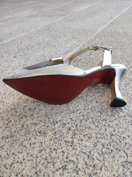 Sapatos de senhora (Óptima qualidade e muito bom estado)