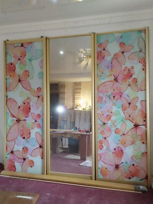 Двери шкафа купе в золотом профиле + направляющие. В Киеве,  ЖД вокзал