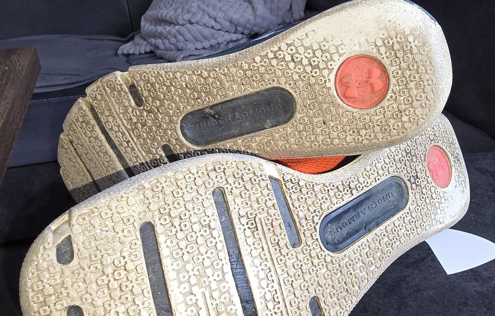 Buty UNDER ARMOUR Charged Ultimate 2.0