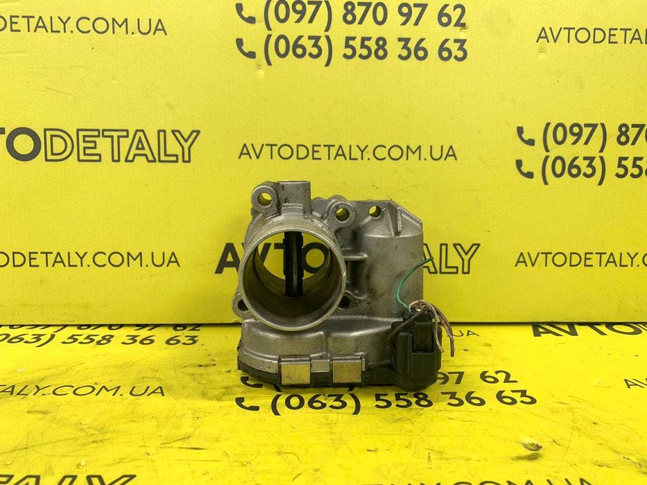 Дросельна заслонка електрична 2.0 DCI Renault trafic 8200330810