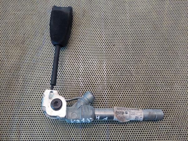 Encaixe de cinto frente direito OPEL Corsa D